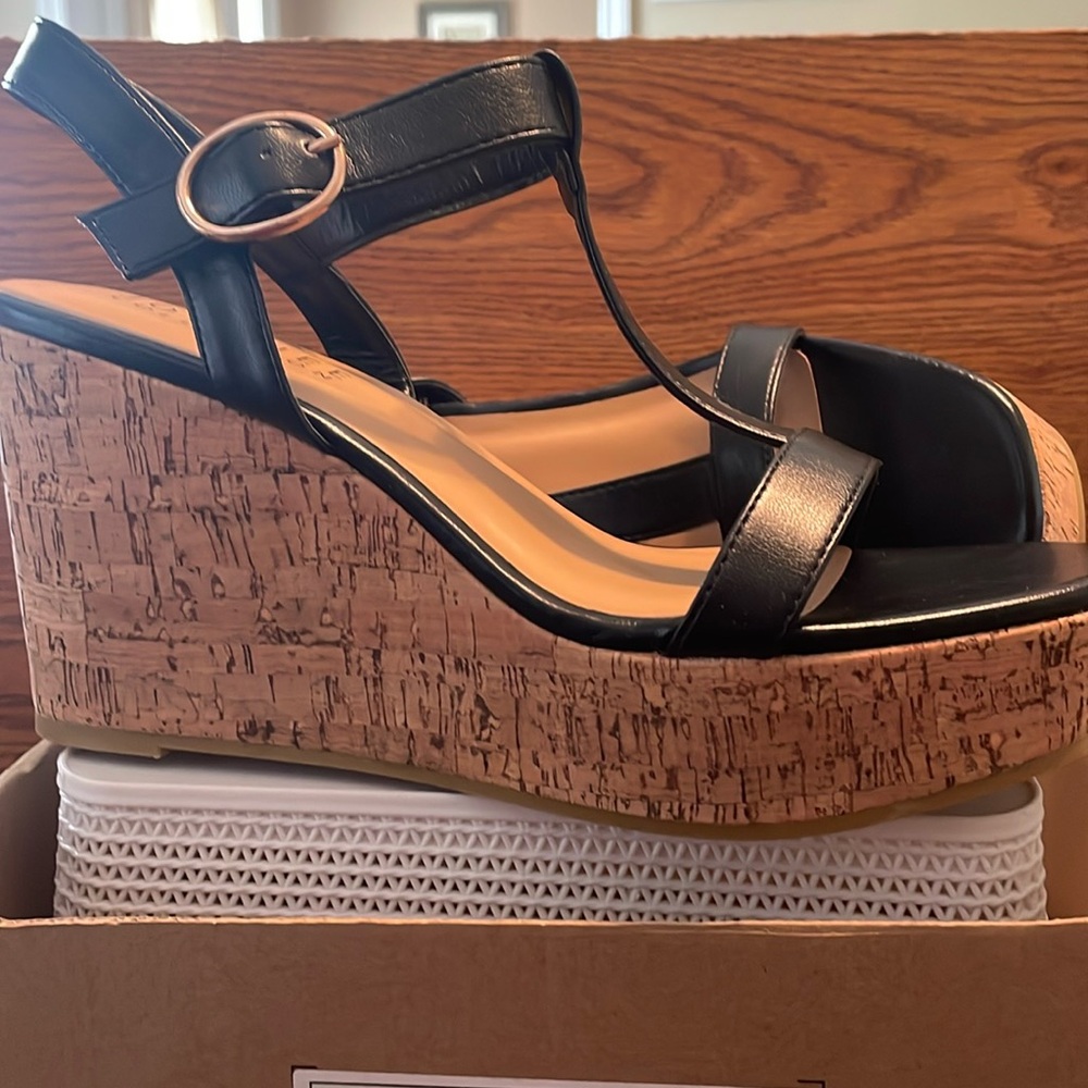 Journey collection, Matilda, size 10, black wedge sandals